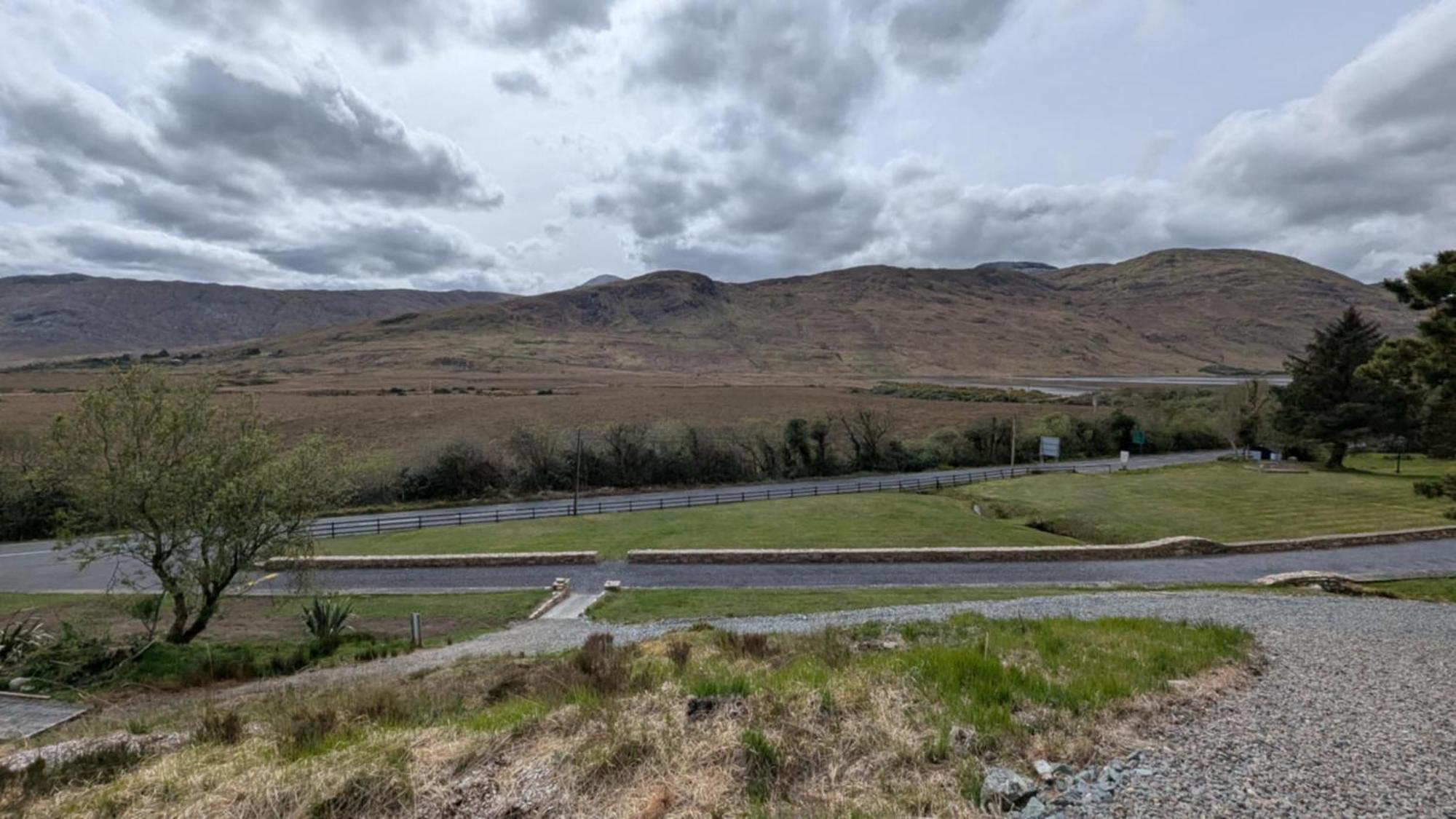 Kylemore Pass Hotel Letterfrack Eksteriør bilde