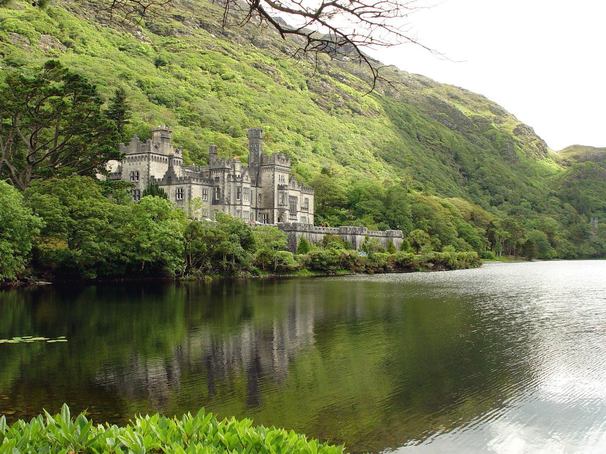 Kylemore Pass Hotel Letterfrack Eksteriør bilde