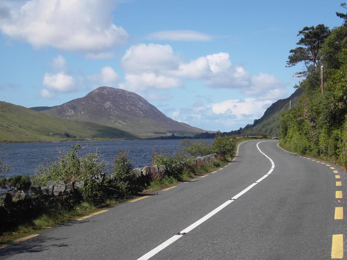 Kylemore Pass Hotel Letterfrack Eksteriør bilde