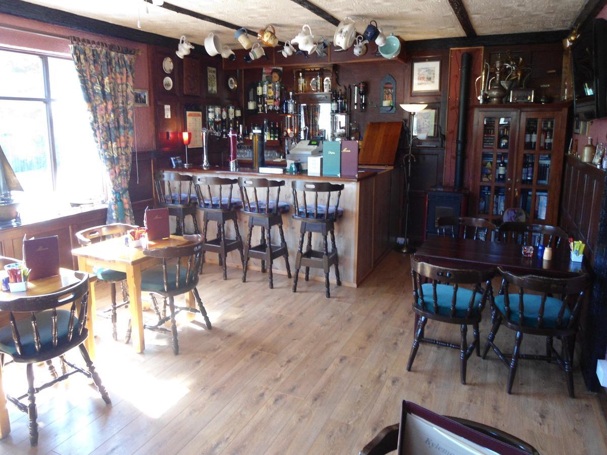 Kylemore Pass Hotel Letterfrack Eksteriør bilde
